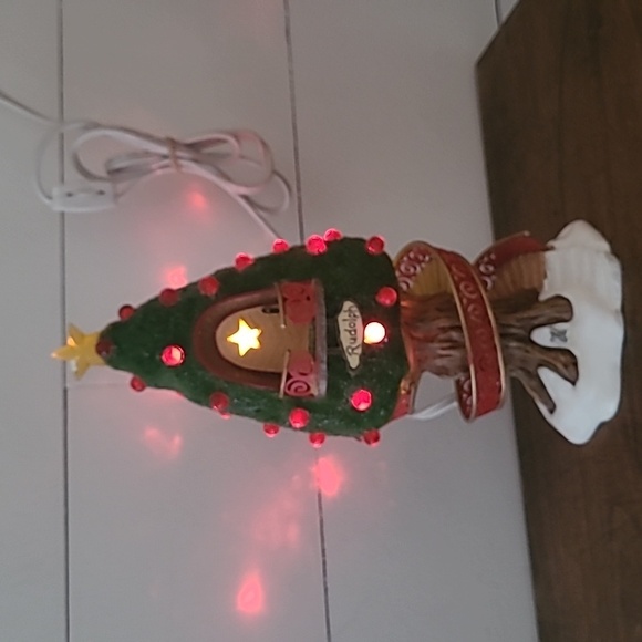 Department 56 Retired North Pole Rudolph Condo Light Up Collectible House - Picture 1 of 8